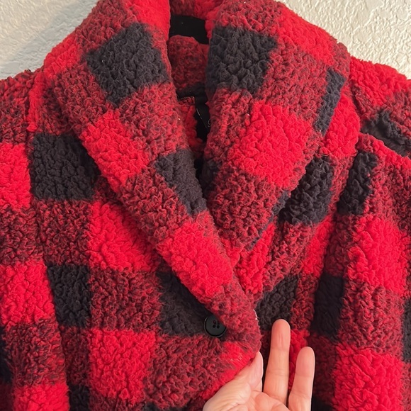 Ladies”kookaburra” size M/L very generous two pockets sleeves have thumb holes. - Picture 2 of 11